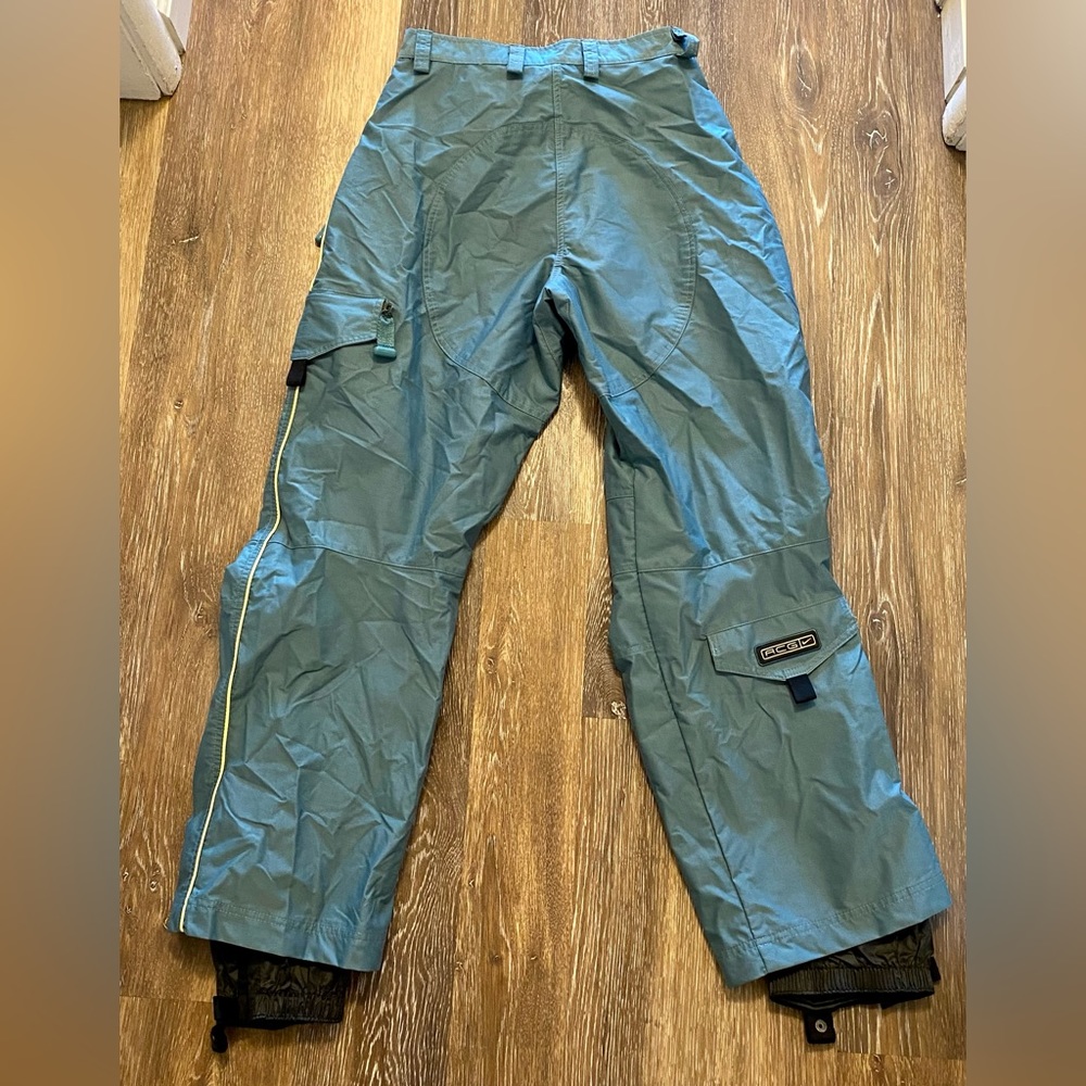 *SOLD* Nike Y2K Vintage ACG Swoosh Ski Pants Cargo
Multipocket (Size Small) EUC - Picture 6 of 11